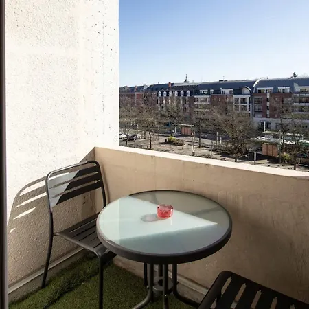 4 Place Darmes 3e Etage * Douai