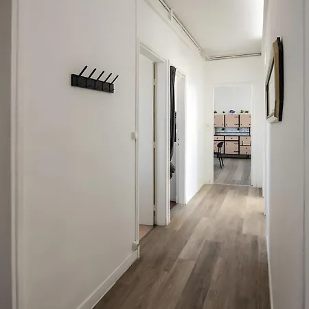 4 Place Darmes 3e Etage Apartment