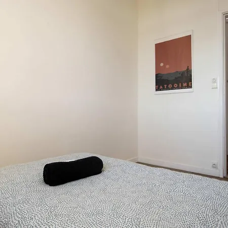 Apartment 4 Place Darmes 3e Etage