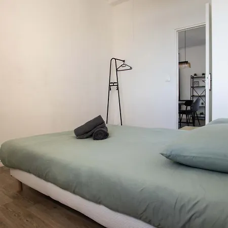 4 Place Darmes 3e Etage Apartment *