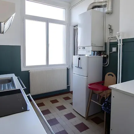 4 Place Darmes 3e Etage Apartment